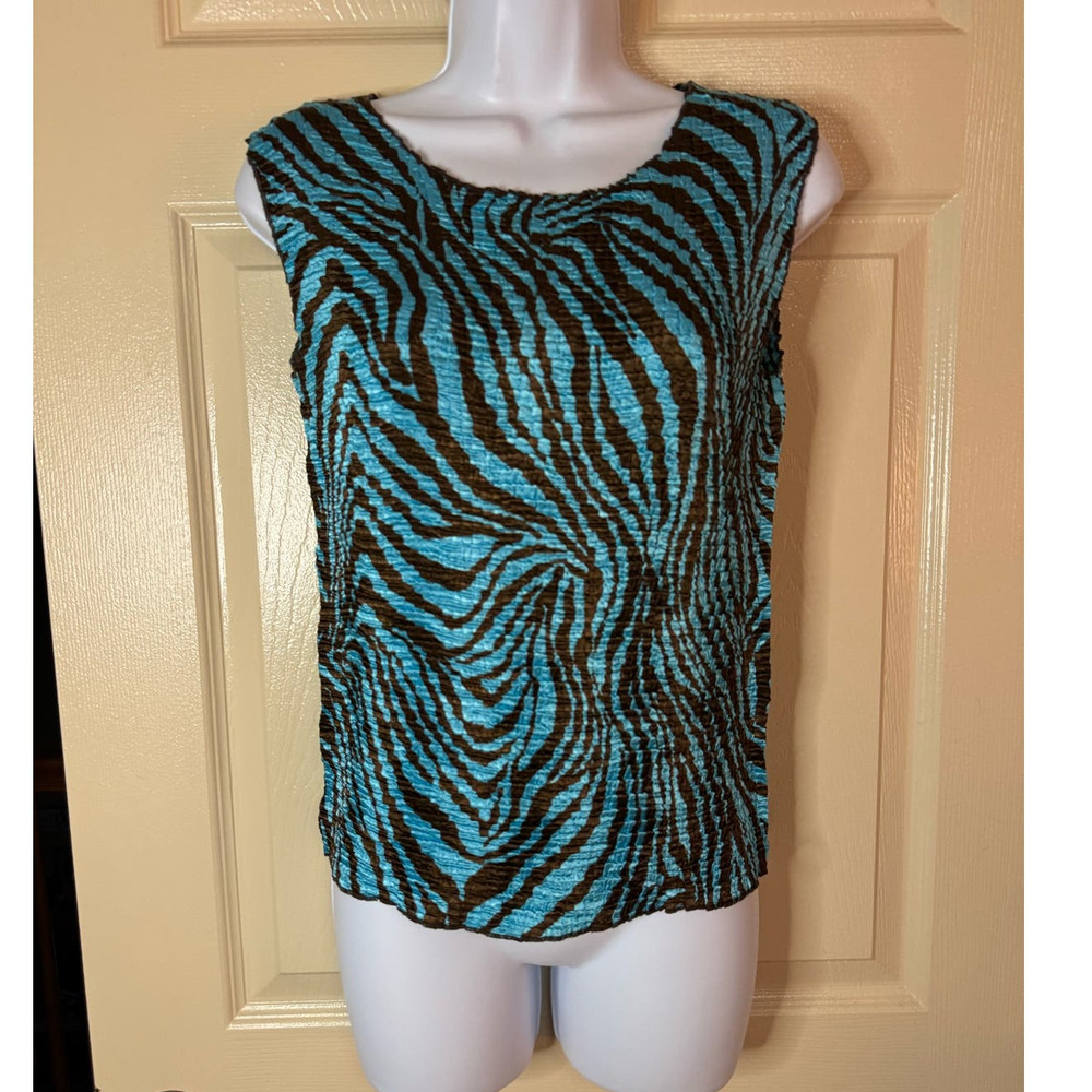 Plisse Blue and Brown Striped Crinkle Popcorn Tank